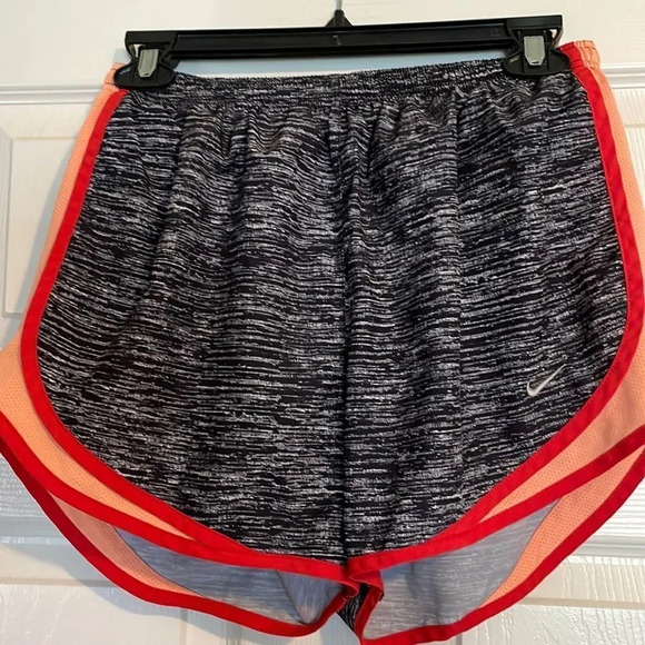 Nike Dri-Fit women’s black and orange lined running shorts size medium - Picture 1 of 5